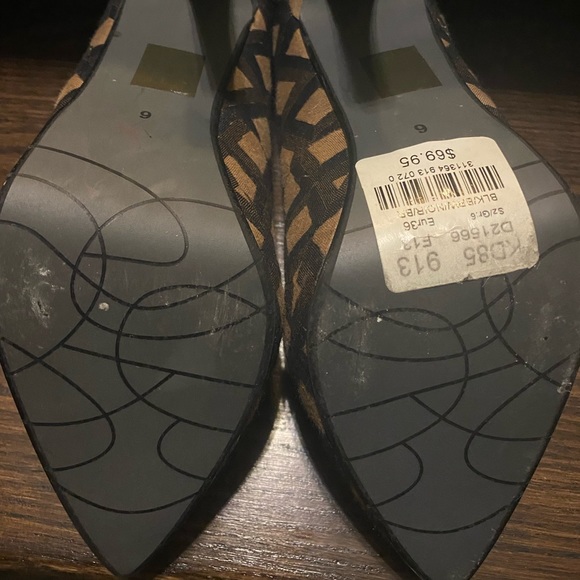 Trendy Geometric Pumps - size 6 - Picture 9 of 10